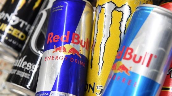 Els pediatres demanen equiparar les begudes energètiques a les alcohòliques