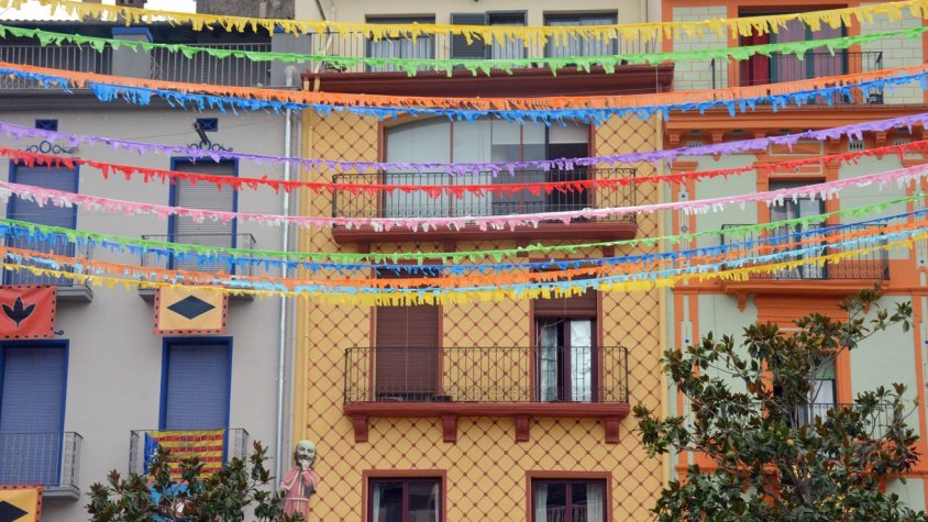 14 dels 19 edificis de la Plaça Major d’Olot han estat renovats