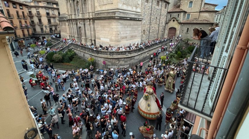 La cercavila dona el tret de sortida a les Festes del Tura 