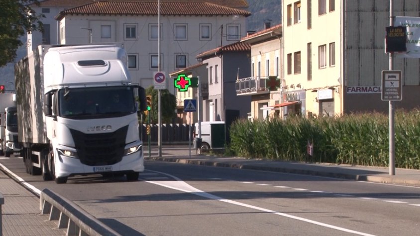 Els membres de l’Associació les Preses 2020 2030, satisfets després de la reunió mantinguda amb el nou secretari de Mobilitat i Infraestructures de la Generalitat