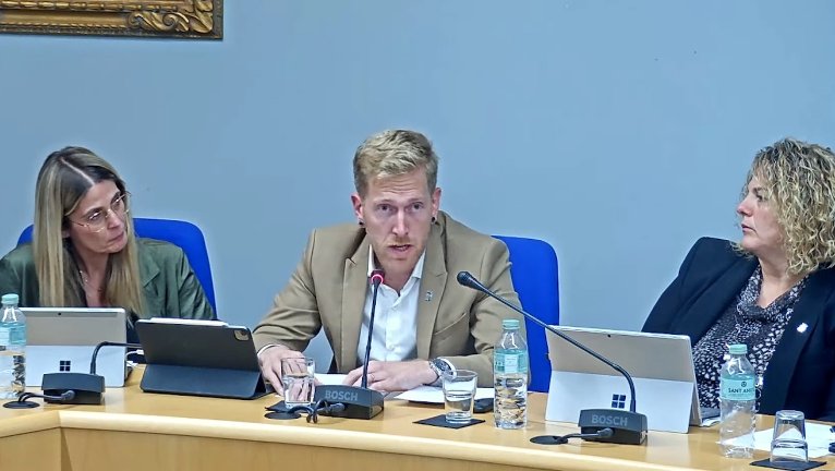 L'equip de govern d'Olot trenca el silenci i respon el comunicat del PSC, la CUP i Activem Olot amb relació al projecte de la piscina municipal coberta