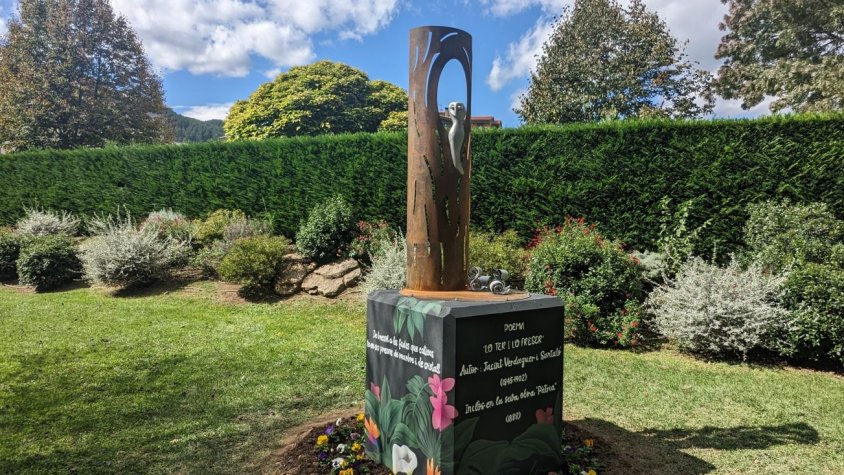 ‘Aloja Guardiana de la Porta del Pirineu’ és la nova escultura de l’olotina Duaita Prats a Campdevànol