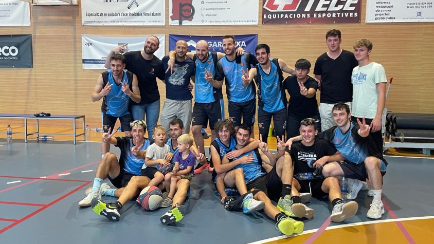 El Club Bàsquet Vall d’en Bas comença la Primera Catalana masculina de manera impecable