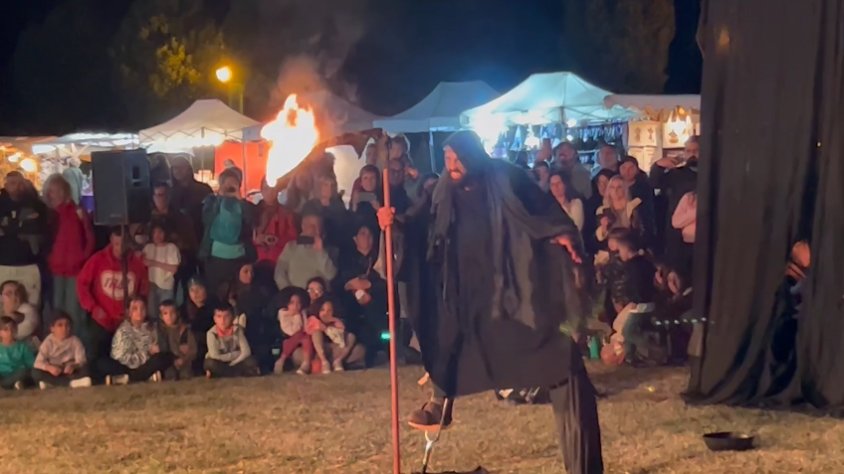 La Fira de la Bruixeria de Sant Joan les Fonts ha crescut i evolucionat i els seus espectadors, també