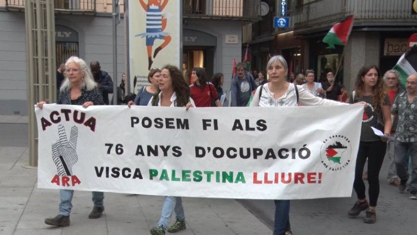 La Plataforma Garrotxa amb Palestina es mobilitza pels carrers d’Olot per reclamar la fi de la guerra a Gaza 