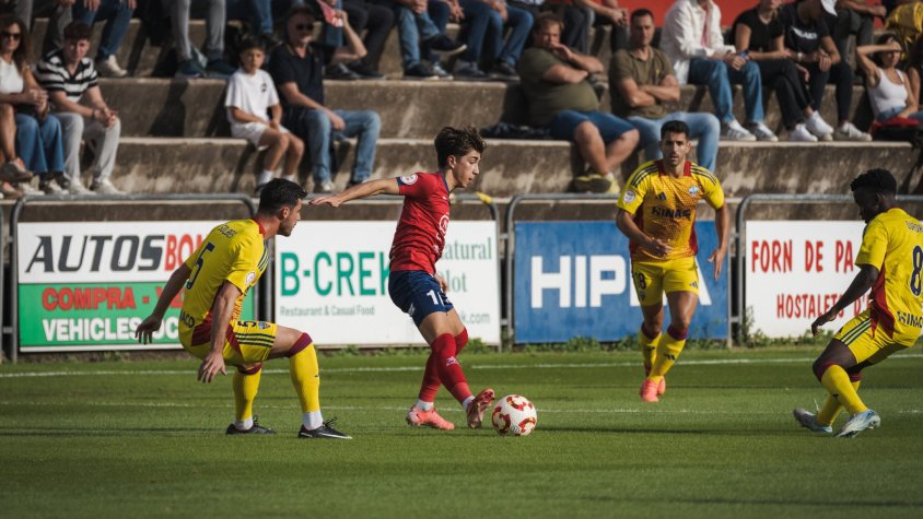 La Unió Esportiva Olot visita el camp del Cornellà aquest diumenge