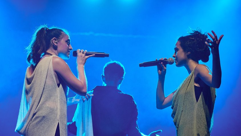 La transhumància passa per la Garrotxa feta música amb l’Orquestra de Músiques d’Arrel de Catalunya i Crui