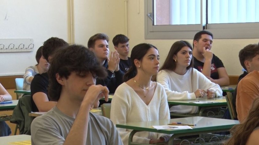 Els alumnes garrotxins ja comencen a conèixer els nous models d'examen de les Proves d’Accés a la Universitat