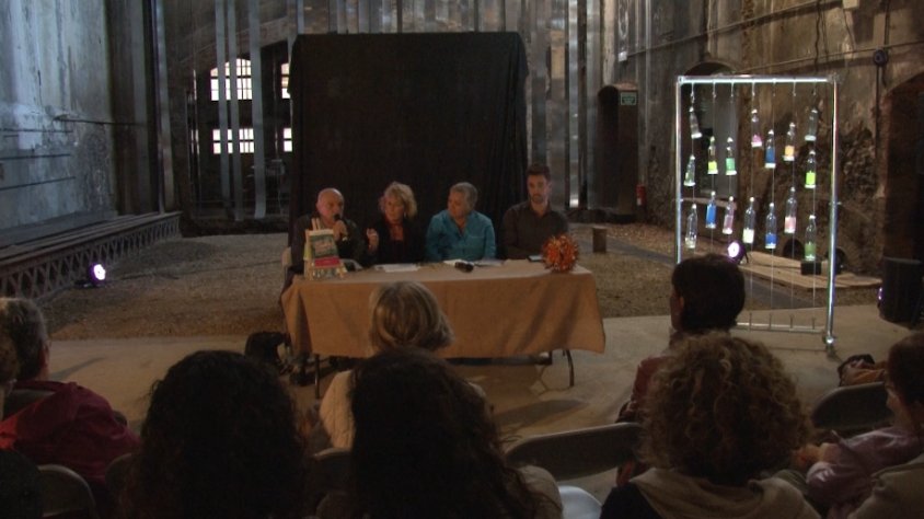 El mètode educatiu de l’Escola Lluís Castells de Riudaura queda plasmat en un llibre