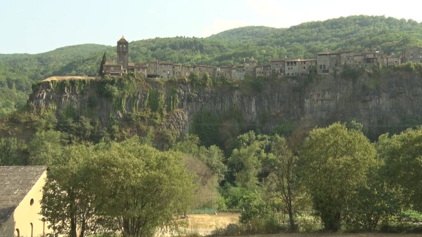 L’alcalde de Castellfollit reclama un finançament fix a les administracions superiors per fer el manteniment de la cinglera