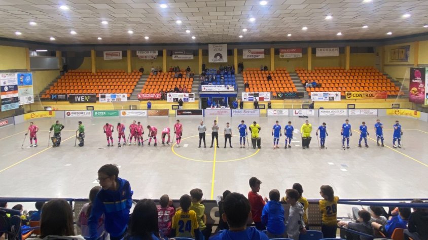 Un Hoquei Olot tossut suma la primera victòria a casa de la temporada (6-4)