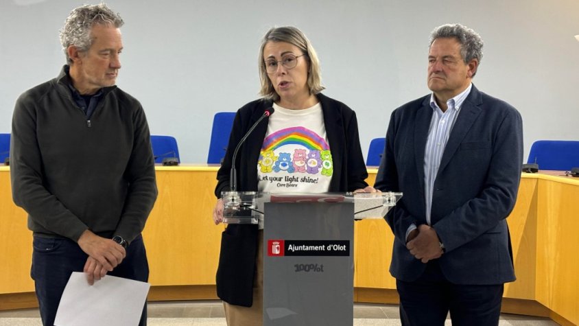 El PSC d’Olot recull 1.250 firmes per demanar millores en el servei de bus directe entre Olot i Barcelona