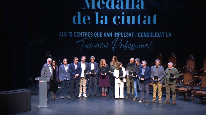 La Formació Professional rep la Medalla de la Ciutat d’Olot coincidint amb el cinquantè aniversari de la implementació d’aquests estudis a la capital