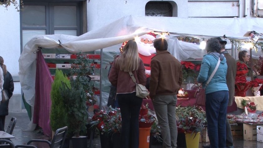 L’artesania i les actuacions musicals han estat les protagonistes de la Fira del Pessebre d’Olot que es tanca amb més afluència de visitants que l’any passat