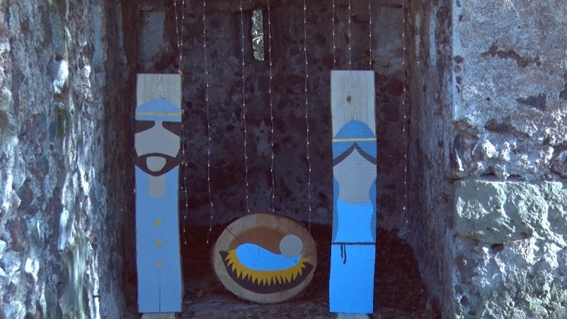 Una dotzena d’usuaris del taller ocupacional d’Integra elaboren el pessebre de Sant Francesc