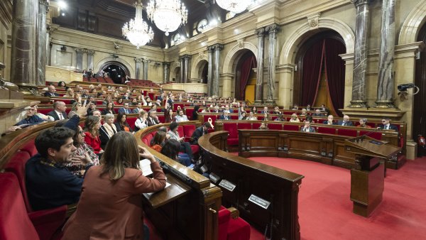 El Parlament insta el Govern a destinar una partida de 110 milions al pressupost del 2025 per iniciar la variant d'Olot