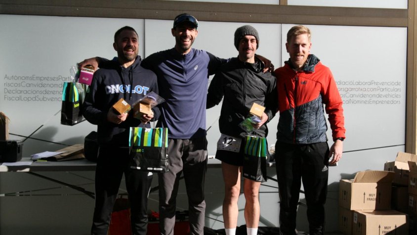 La Marxa Nadalenca d’Olot registra la participació més elevada de la seva història amb 250 persones