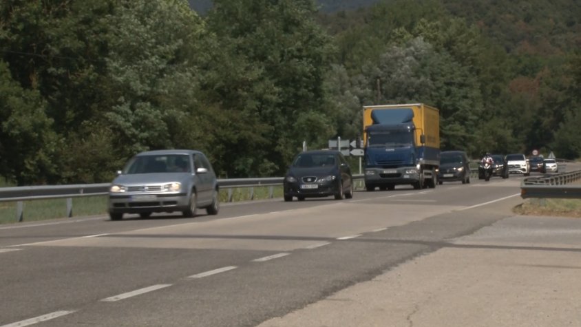 Es planteja fer una rotonda just davant del trencant  de Sant Iscle de Colltort per millorar la seguretat