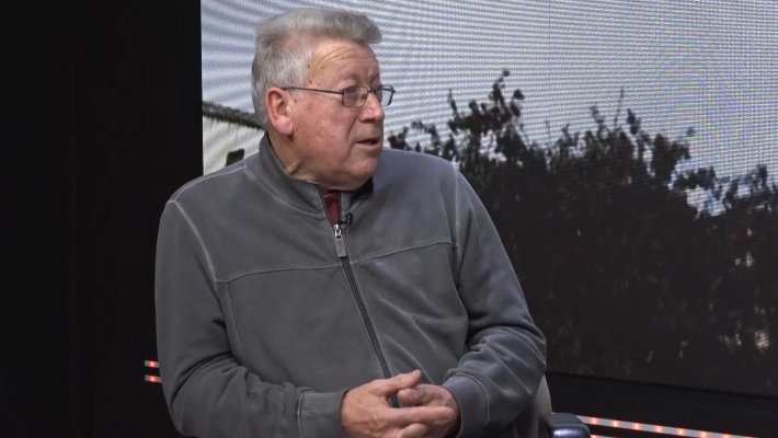 "És molt greu veure gent jove que ve al poble a comprar marihuana. A mi em preocupa. No coneixen el poble, però saben perfectament a qui busquen"