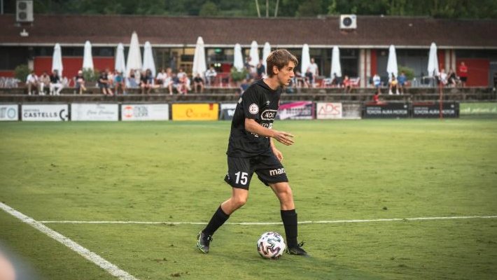 La Unió Esportiva Olot renova el defensa Sergi Marcillo