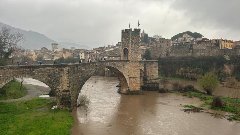 El Fluvià al seu pas per Besalú