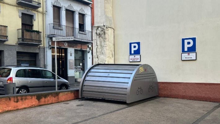 Olot tindrà cinc aparcaments tancats públics de bicicletes