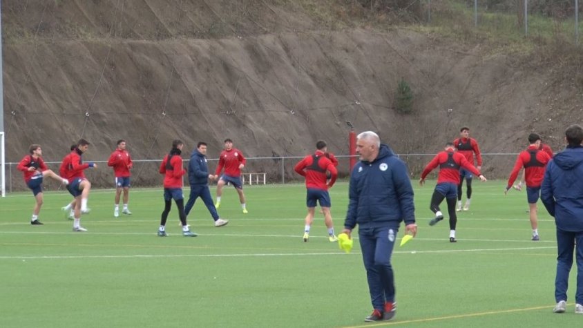 L’Olot visita l’Atlètic Balears sene Uri Ayala i Uri González per sanció
