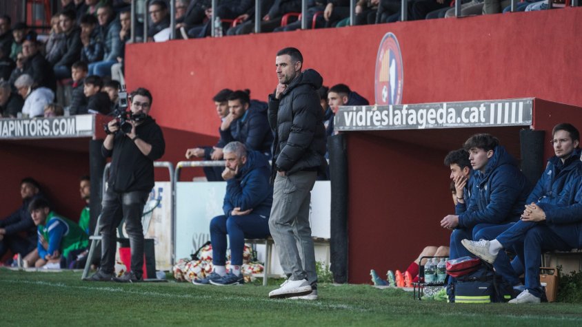 L’Olot rep a l’Elx Il·licità en un partit clau per la permanència