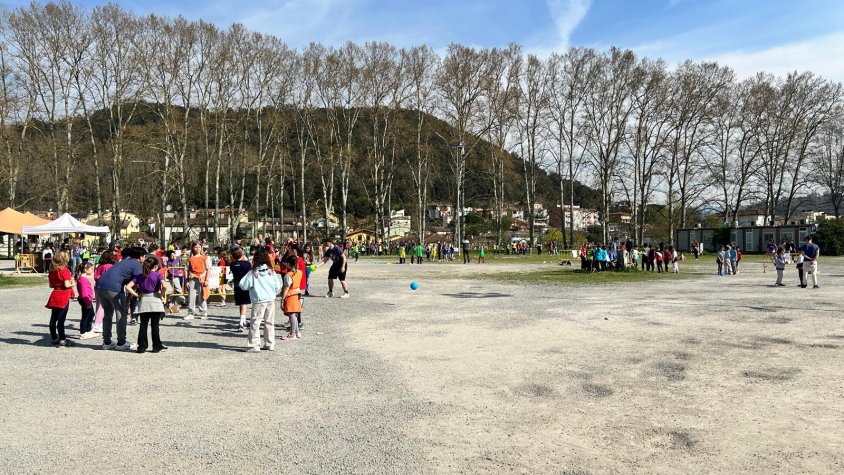 Més de 600 alumnes de 3r de primària participen al Rodajoc d’Olot