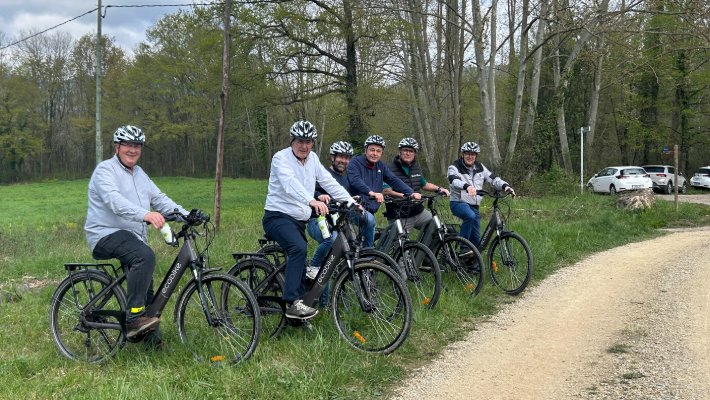 Inauguren la ruta per caminar i pedalar que uneix la Vall de Bianya i Sant Joan de les Abadesses