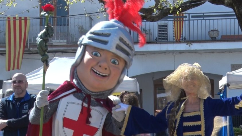 Èxit de la prematura Fira de Sant Jordi a les Planes d’Hostoles