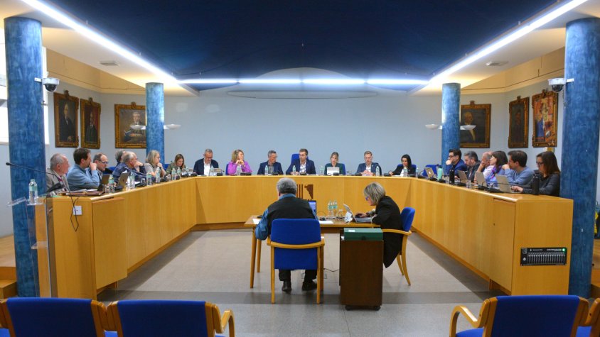 Olot reclama l’adscripció única de l’Escola de Sant Roc a l’Institut Bosc de la Coma