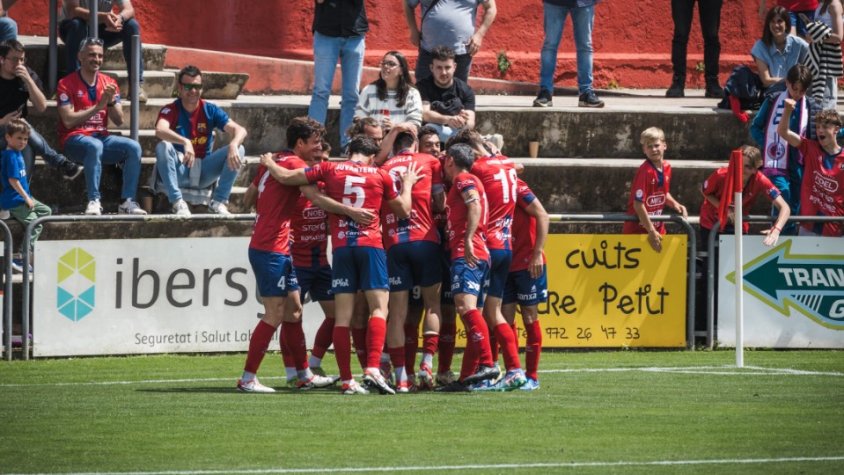 La Unió Esportiva Olot visita el Badalona Futur en un partit intranscendent pels dos equips
