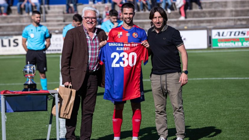 El futbolista besaluenc Albert Blàzquez anuncia la seva retirada com a futbolista