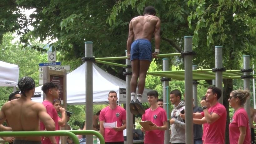 El Club Cal·listènia Olot demana la creació de nous parcs a altres zones de la ciutat
