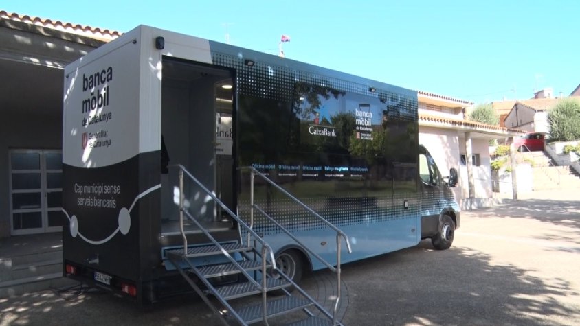 La banca mòbil funciona a la Garrotxa, tot i que hi ha gent que li està costant aprofitar-ho degut els hàbits que ja tenien