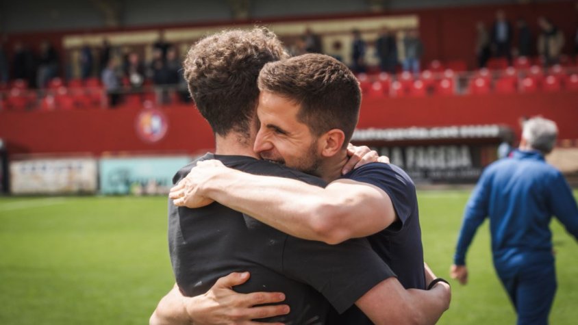 El defensa Robert Costa renova per l'Olot