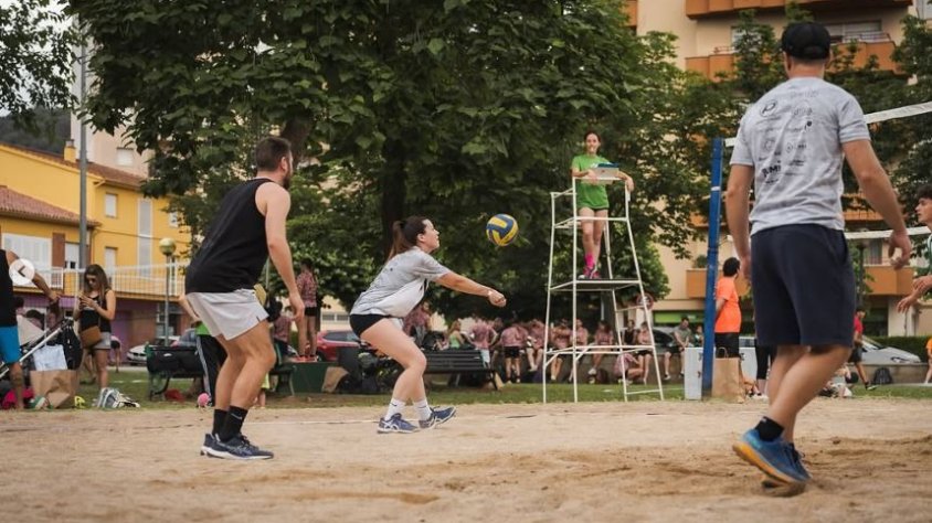 Més de 300 participants en una nova edició de les 12 Hores de Vòlei Platja a la Muntanya que se celebra aquest dissabte