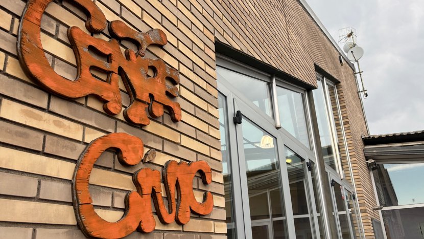 Reobre el centre cívic de Ca la Guapa