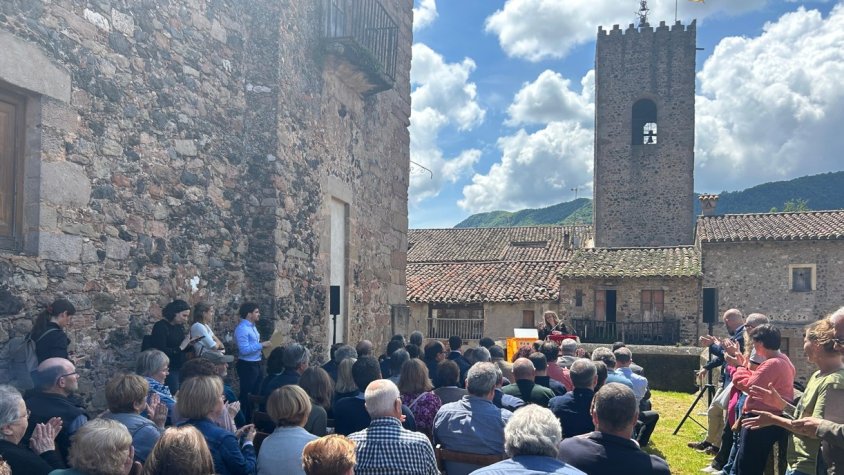 Cris Capó descarta entrar en retrets amb la oposició i destaca l’ús que se li donarà al castell de Santa Pau