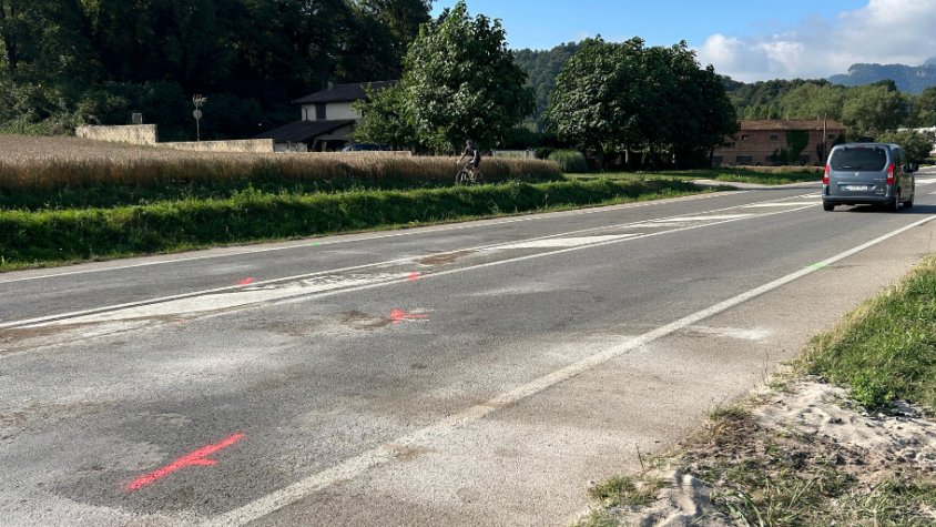 3 Ferits greus en un xoc frontal entre dos vehicles a la Vall d'en Bas