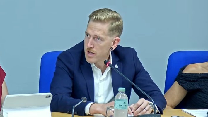 L’Ajuntament d’Olot rescindeix, a contracor, el contracte de redacció del projecte de la piscina coberta