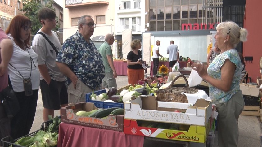 Els venedors del rengle volen quedar-se a la plaça de l’antic hospital