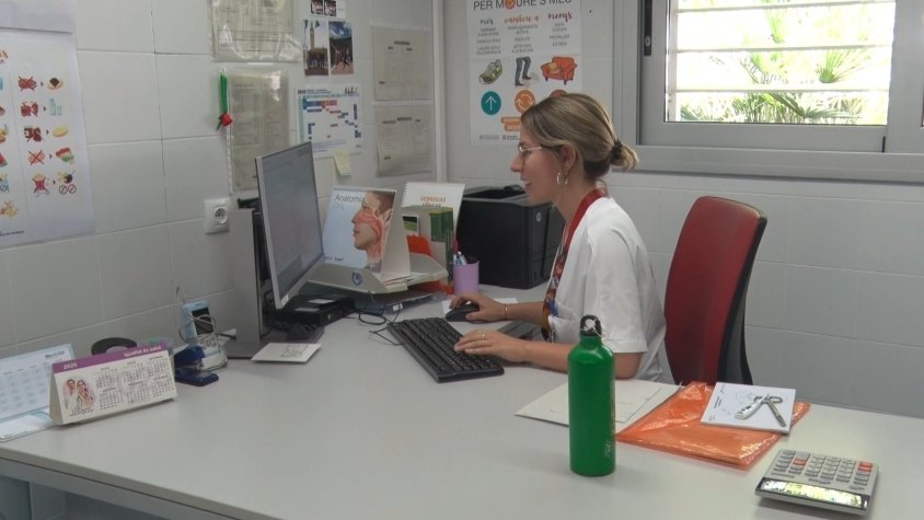 Els pediatres asseguren que tot i l’ampliació a 17 setmanes de baixa maternal, encara queden molt lluny dels sis mesos de lactància materna recomanats