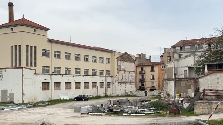 L’enderroc dels edificis de Sant Cristòfor i Mas Bernat, on hi han d’anar nous habitatges, començarà aquesta tardor
