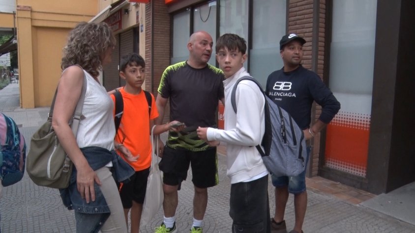 Un grup de famílies d’Olot reclamen més TPO al matí perquè els seus fills no arribin tard a l’Institut