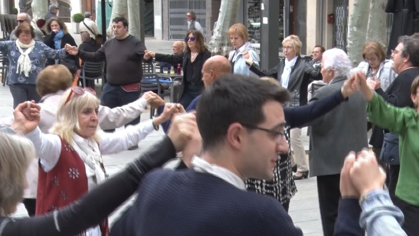 L’Agrupació Sardanista de la Garrotxa engega un curset de sardanes