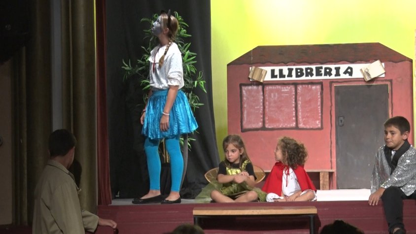 La Petita Companyia de l'Orfeó Popular Olotí adapta "La rateta que llegia a l'escaleta" per mantenir viu el teatre infantil