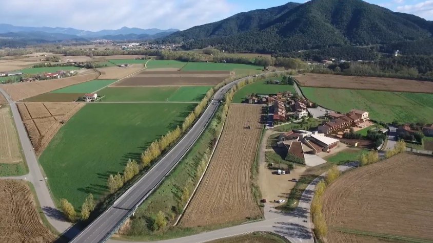 L’Ajuntament de la Vall d’en Bas diu que la consellera Paneque “no ha donat senyals de vida” i que el projecte de la variant té aspectes tècnics que "no se sostenen"