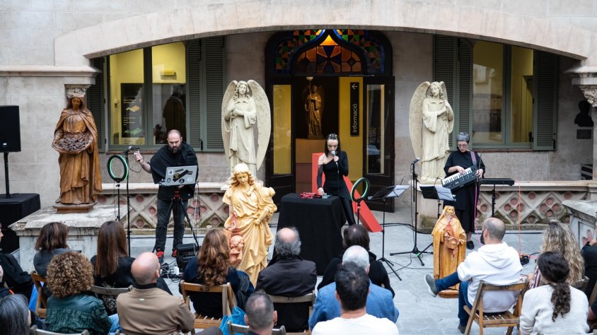 Poesia i nous llenguatges s’estrenen al festival Magmàtica amb una bona rebuda